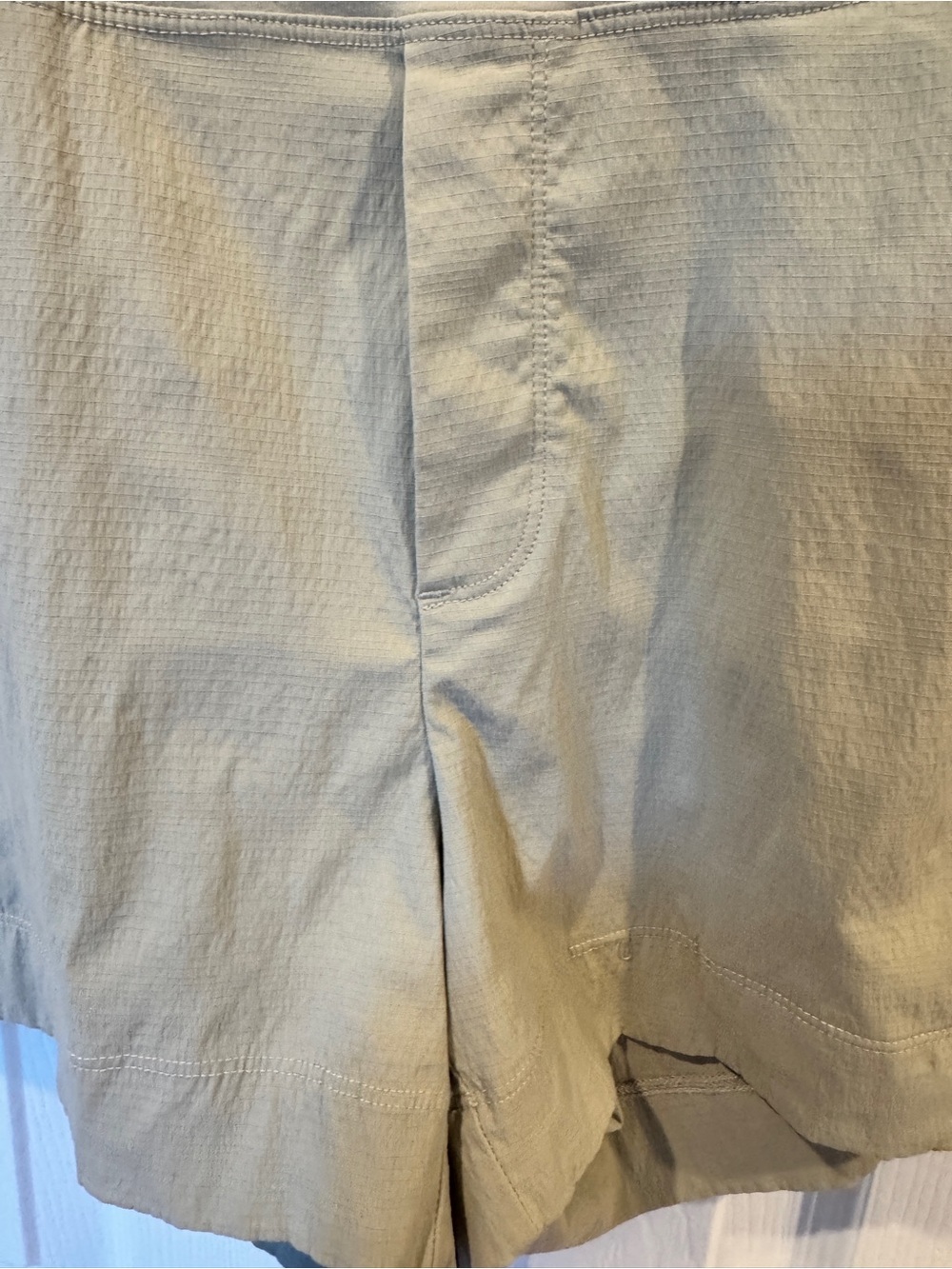 Athleta Trekkie North Shorts 14 Khaki Hiking Travel Golf Zip Pocket Outdoor - Picture 5 of 12